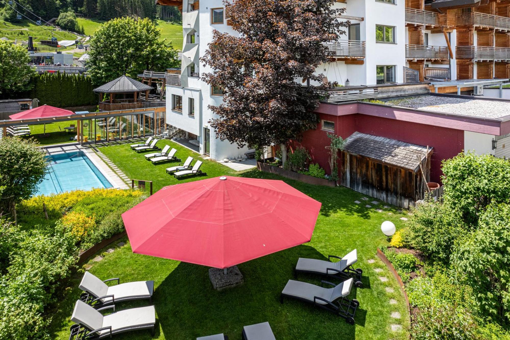 Hotel Salzburger Hof Леоганг Экстерьер фото