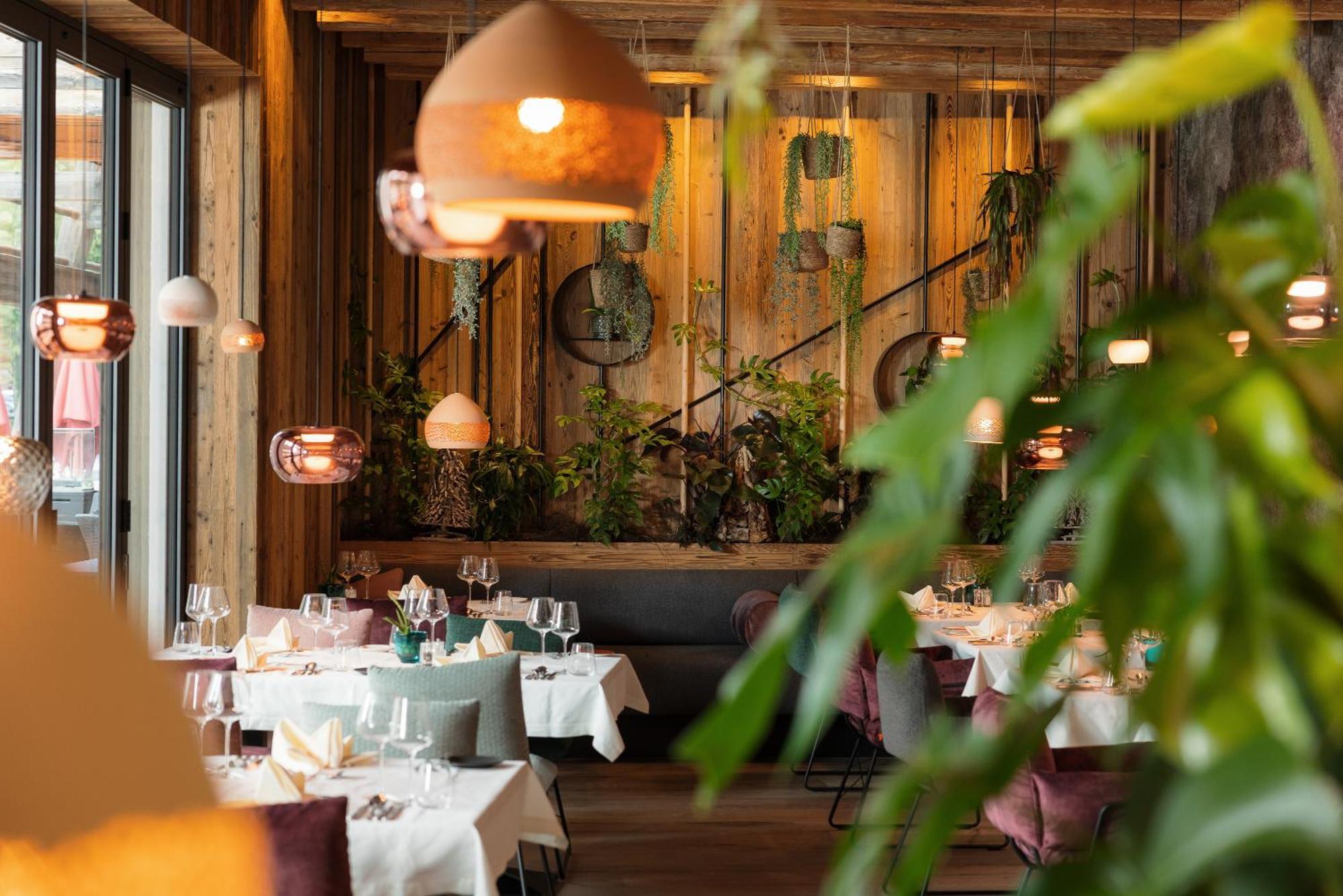 Hotel Salzburger Hof Леоганг Экстерьер фото